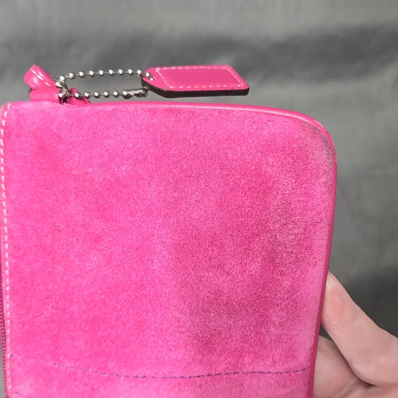 Coach Vintage Pink Suede Wristlet with Turnlock - Picture 14 of 16